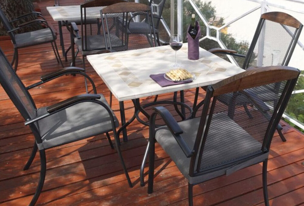 Stół ogrodowy PATIO Roma 65859 zdjęcie lifestyle Funkcjonalność i styl w ogrodzie