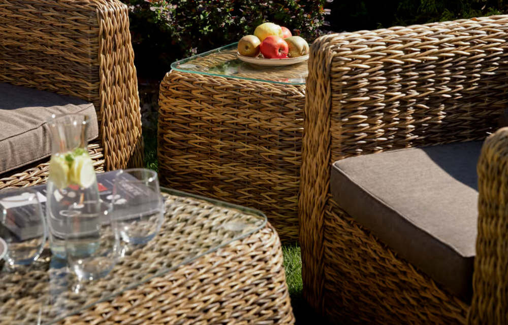 Zestaw mebli ogrodowych PATIO Annabelle Cappuccino Aluminiowa konstrukcja Materiał technorattanowy poduszki zamek błyskawiczny