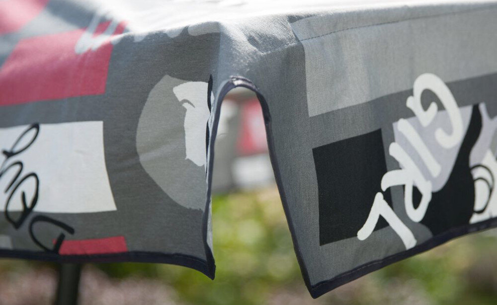 Huśtawka ogrodowa PATIO Milano F004-06LB swieze powietrze odpoczynek poduszki daszek trzy kolory daszek funkcja ochronna Motyw roślinny