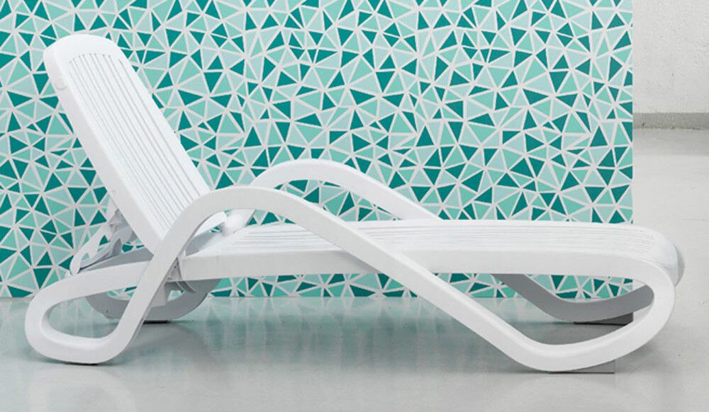 Leżak ogrodowy NARDI Eden Tortora Antypoślizgowe nóżki kółka technologia brwienia wykończenie anty-UV komfort wygoda korzystanie użytkowanie