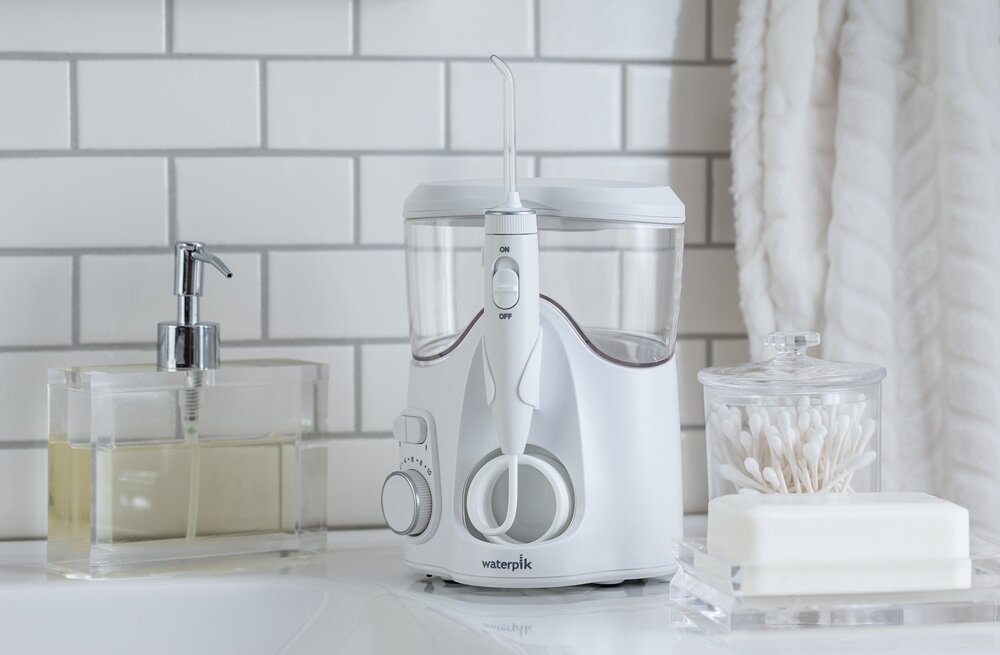 Irygator WATERPIK WP-160 Ultra Plus odświeżona wersja, szeroki zakres ciśnienia, 7 końcówek w zestawie