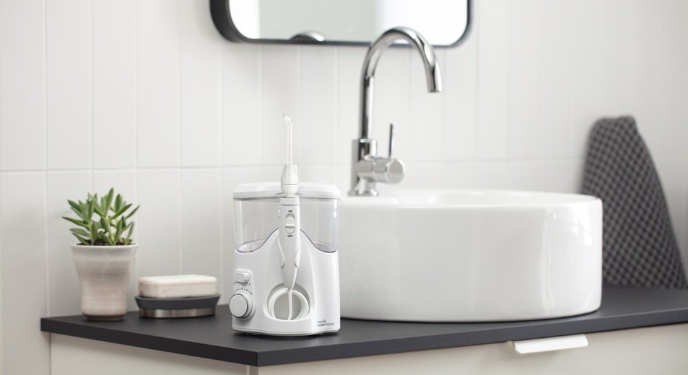Irygator WATERPIK WP-160 Ultra Plus z najwyższej jakości materiałów, elegancki design, jednolity kolor