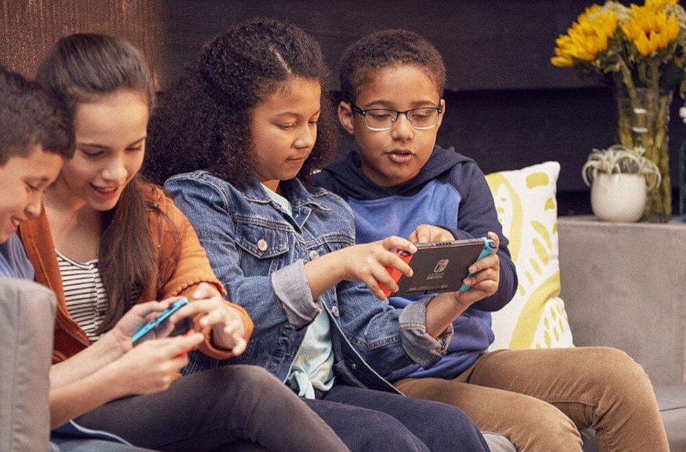 Konsola NINTENDO Switch Oled + Gra Mario Kart 8 Deluxe (kod do pobrania) + NS Online 90 Dni bateria żywotność czas działania ładowanie