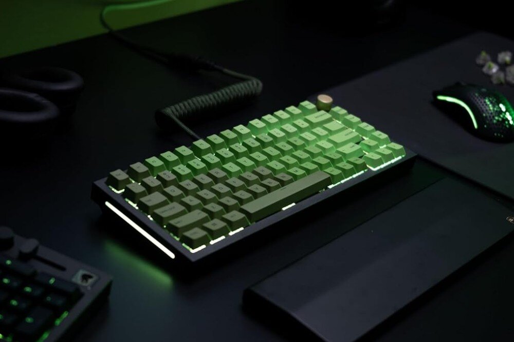 Klawisze GLORIOUS GPBT Olive cechy materiał powierzchnia