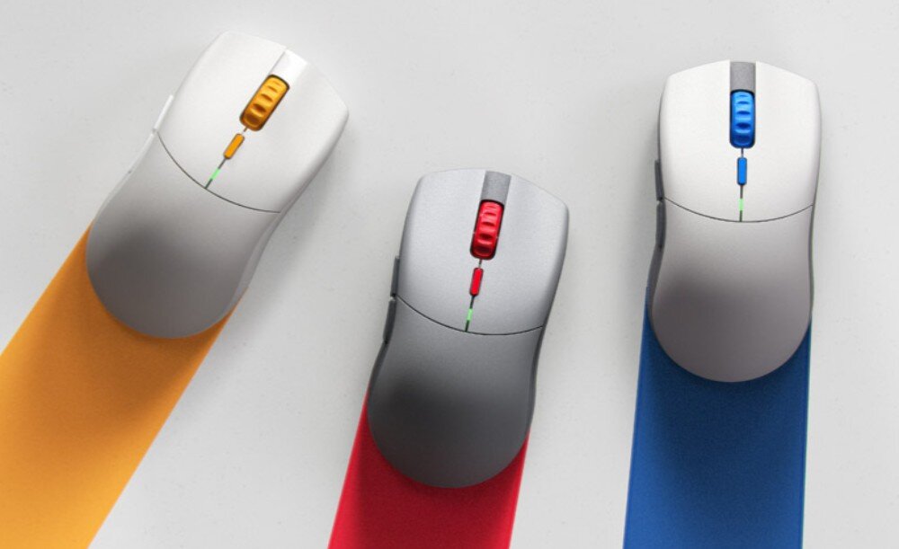 Mysz GLORIOUS Series One Pro Wireless - Genos - Forge wygląd kolory dioda LED stopki