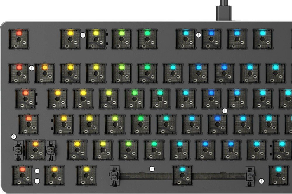 Klawiatura GLORIOUS GMMK TKL Gateron Brown podświetlenie kolory podłączenie port odświeżanie