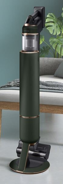 Ciemnozielony odkurzacz Bespoke VS20B95943N w salonie Ciemnozielony odkurzacz Samsung Bespoke VS20B95943N w salonie