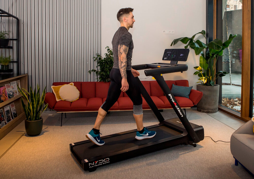 Bieżnia elektryczna BH FITNESS Nydao G6540 2206W 18km-h silnik elektryczny moc 2206 W bezpieczny pas do biegania wymiary 50 x 140 cm regulacja kata nachylenia 0-12%