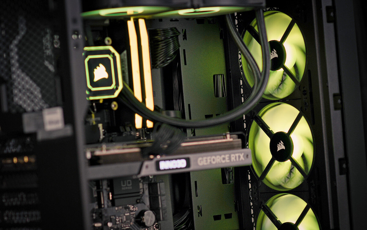 Komputer ACTINA iCUE i5-14600KF 32GB RAM 2TB SSD GeForce RTX4070Ti Windows 11 Home pamięć RAM dysk SSD pojemność responsywność