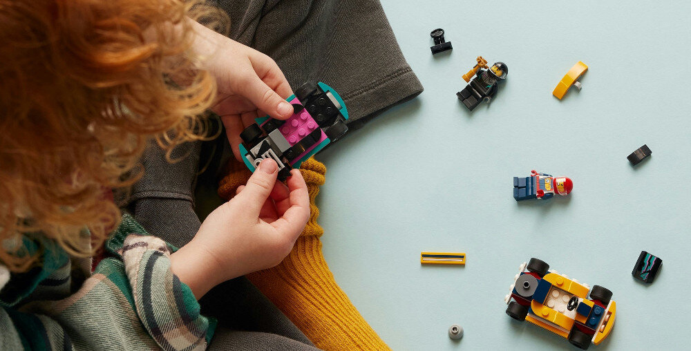 KLOCKI LEGO CITY GOKARTY I KIEROWCY WYŚCIGOWI 60400 łączenie zestawów