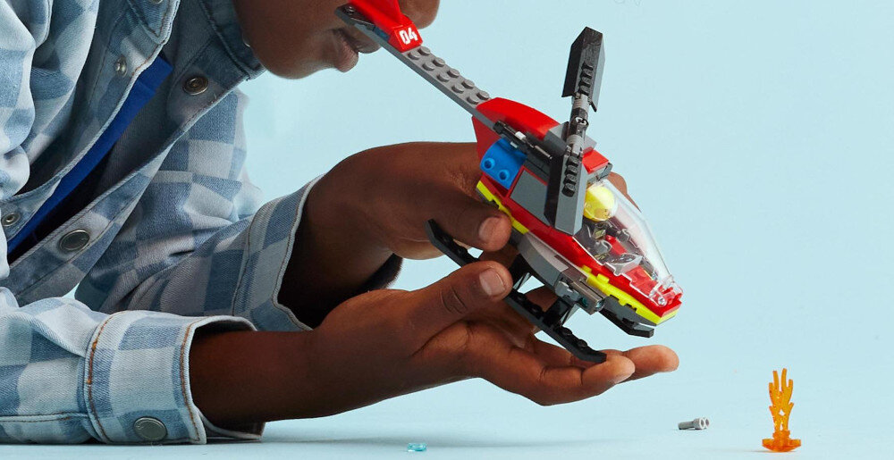 KLOCKI LEGO CITY STRAŻACKI HELIKOPTER RATUNKOWY 60411 armatki woda
