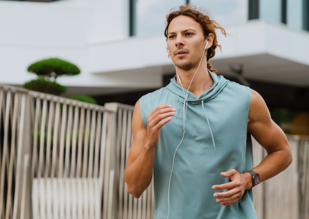 Smartwatch AMAZFIT Active ekran bateria czujniki zdrowie sport pasek ładowanie pojemność rozdzielczość łączność sterowanie krew puls rozmowy smartfon aplikacja