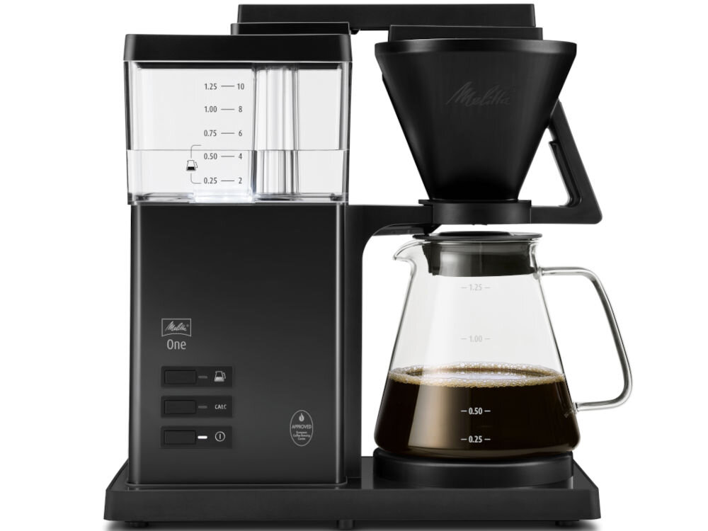 Ekspres MELITTA One 1031-02 Czarny design minimalistyczna elegancja trwałe materiały stal nierdzewna matowe tworzywo stylowe łatwe w utrzymaniu czystości odporne na odciski palców trwałe piękno urzadzenia 