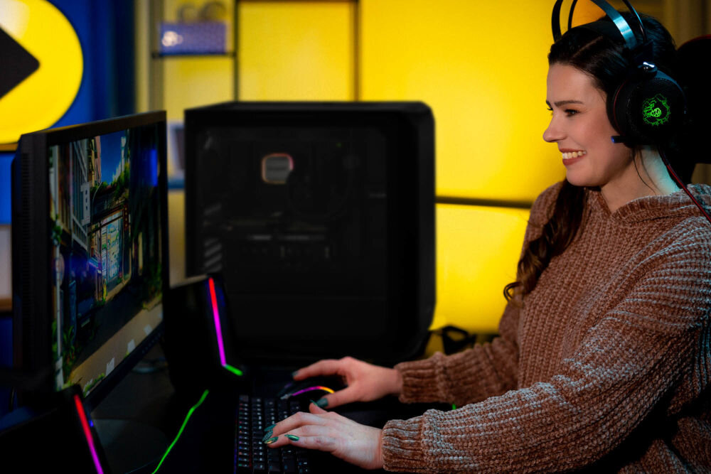 Komputer MAD DOG GeForce RTX4070 CS2 Reflex Edition BQ500-I04DB i5-14600KF 32GB RAM 2TB SSD przeznaczenie cechy zalety opis testy