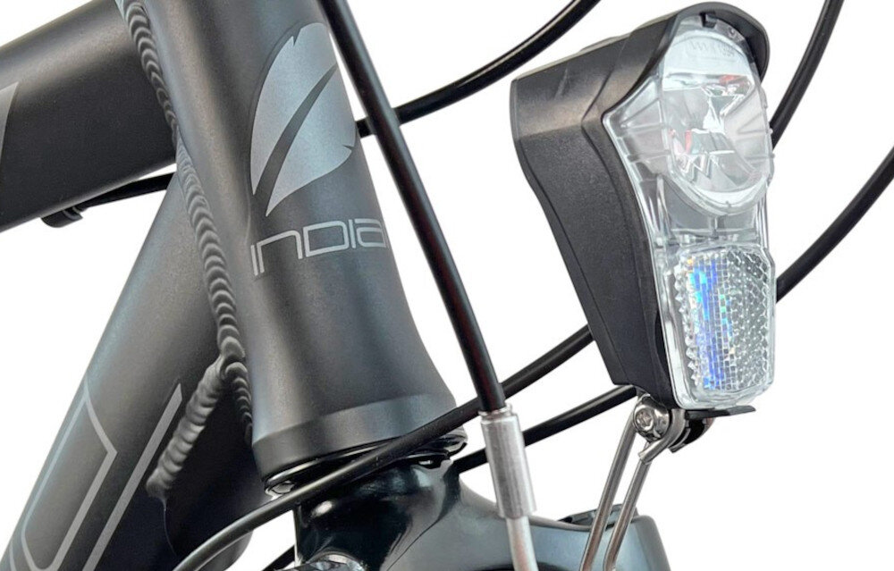 Rower trekkingowy INDIANA X-Road 1.0 M21 28 cali męski Czarny oswietlenie roweru przednie tylne oswietlenie LED zasilane przez dynamo wymagane przez prawo drogowe