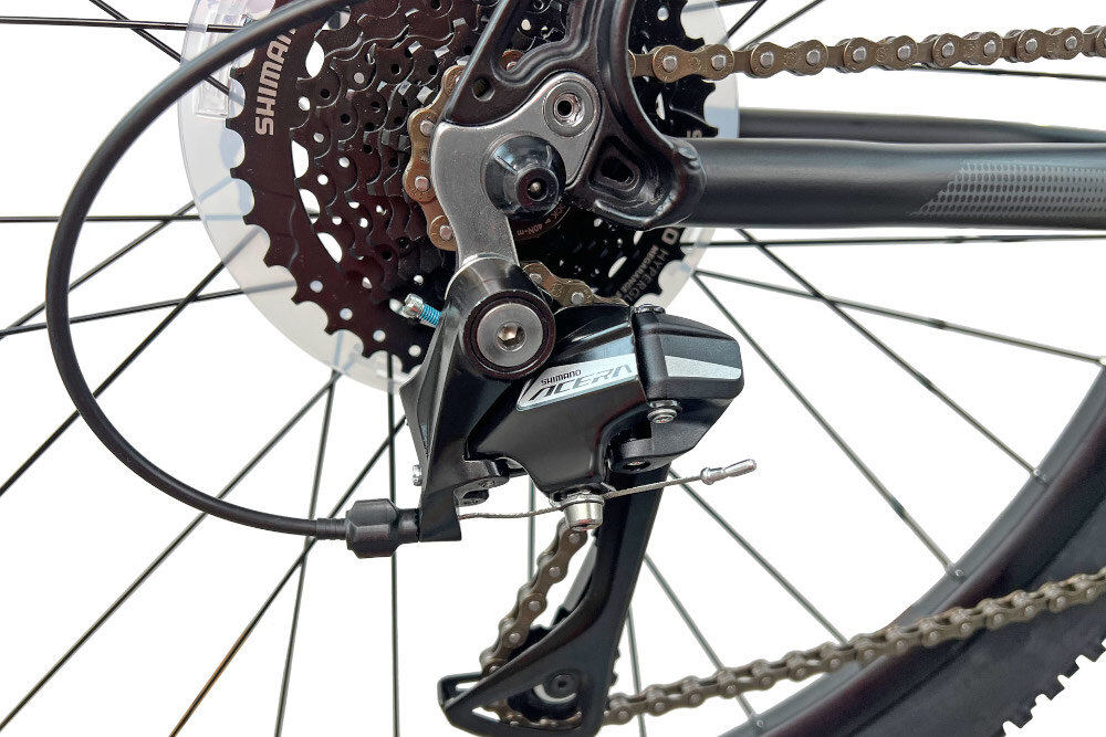 Rower górski MTB INDIANA X-Pulser 3.7 M21 27.5 cala męski Czarno-brązowy przerzutki na przod i ttl marki SHIMANO 24 biegi prednia przerzutka SHIMANO Tourney tylna przerzutka SHIMANO Acera duza wytrzymalosc sprawne dzialanie pynna bezproblemowa zmiana biegow