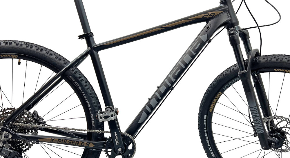 Rower górski MTB INDIANA X-Pulser 6.9 M19 29 cali męski Czarno-brązowy rama 19-calowa aluminiowa odporna na korozje rower jest zwinny lekki latwo go podniesc wybor rozmiaru ramy Twoj wzrost mierzony w zrelaksowanej pozycji typ roweru dla osob o wzroscie od 174 do 180 cm. 