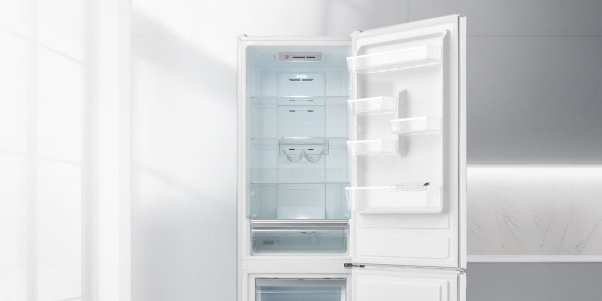 LODÓWKA MIDEA MDRB424FGE01I Sterowanie elektromechaniczne, wyświetlacz LED i regulowane nóżki w lodówce MIDEA