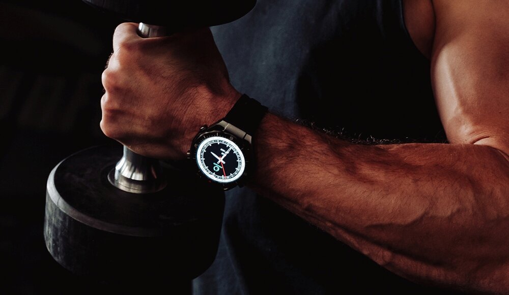 SMARTWATCH Ecowatch 1 ekran bateria czujniki zdrowie sport pasek ładowanie pojemność rozdzielczość łączność sterowanie krew puls rozmowy smartfon aplikacja