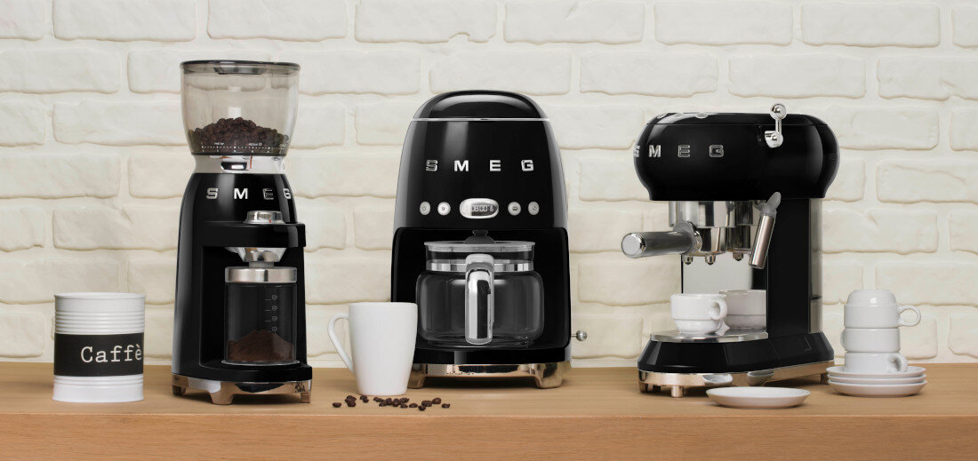 Młynek do kawy SMEG CGF11BLEU wygląd prezentacja wizualizacja design Kontrola smaku każdego dnia