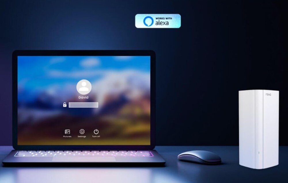 Router TENDA EX12 Węzeł EX12 przy laptopie, nad nimi logo „works with Alexa”