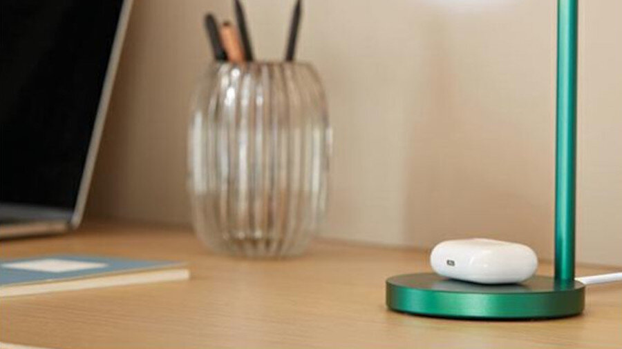 Lampa stołowa LEXON Bubble LH70DG1 - ładowanie urządzeń