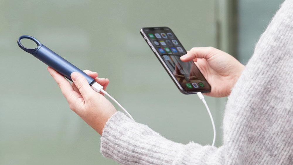 Powerbank LEXON Nomaday 3000 mAh - ładowanie