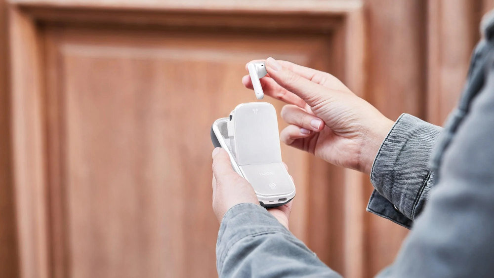 Słuchawki douszne LEXON Speakerbuds LA127B design komfort lekkość dźwięk jakość wrażenia słuchowe ergonomia lekkość sport aktywność podróże czas pracy działanie akumulator