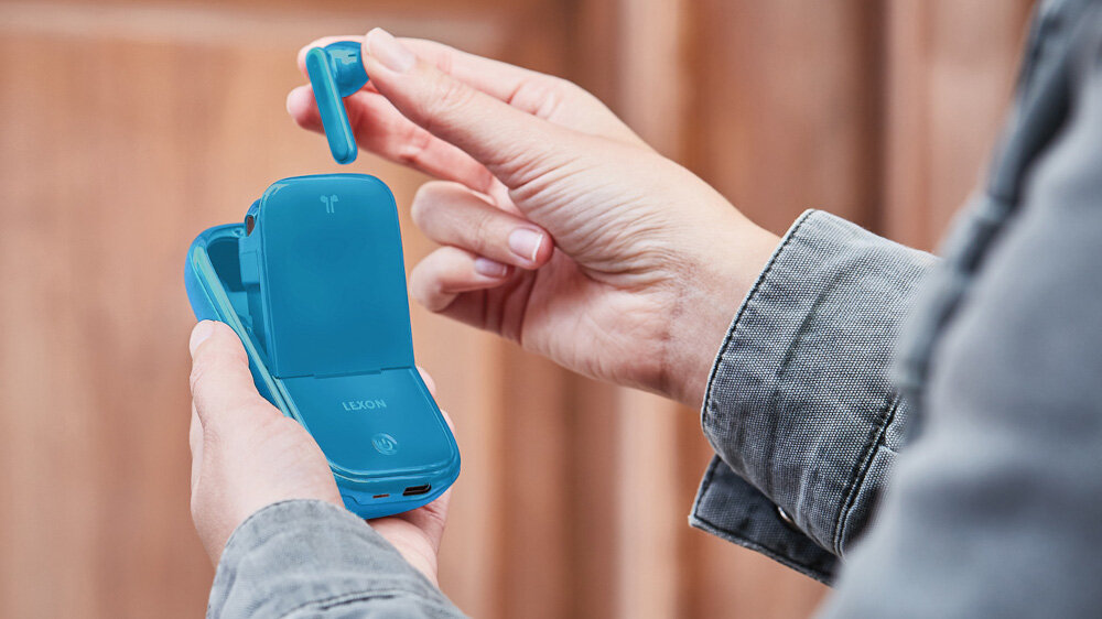 Słuchawki douszne LEXON Speakerbuds LA127B design komfort lekkość dźwięk jakość wrażenia słuchowe ergonomia lekkość sport aktywność podróże czas pracy działanie akumulator