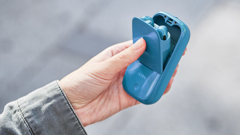 Słuchawki douszne LEXON Speakerbuds LA127B design komfort lekkość dźwięk jakość wrażenia słuchowe ergonomia lekkość sport aktywność podróże czas pracy działanie akumulator
