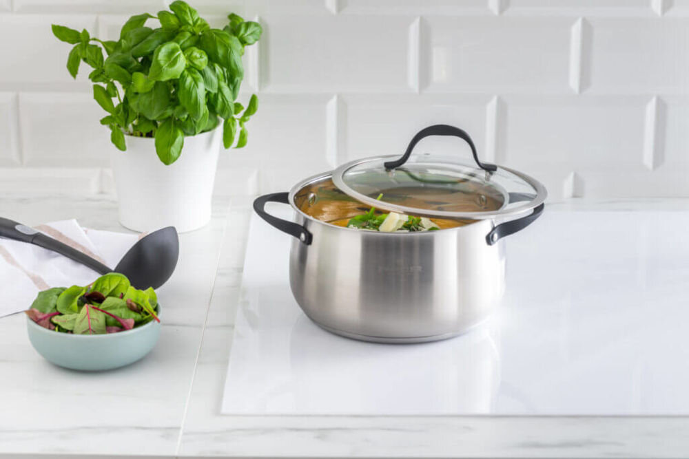 Garnek ZWIEGER Gabro 22 cm funkcjonalność w kuchni garnek płyta gotowanie zupa pokrywa czarny uchwyty stal nierdzewna 