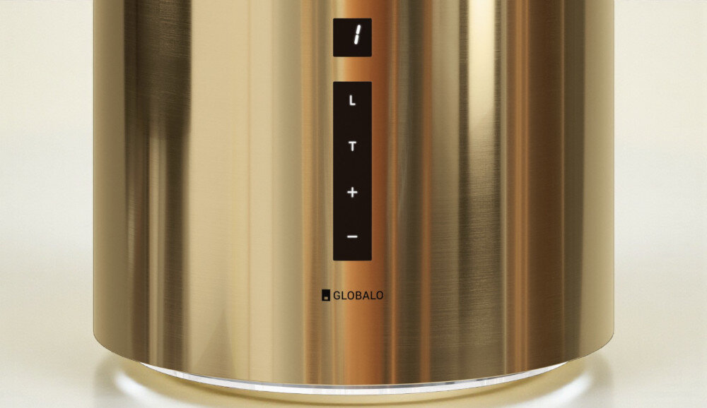 Okap GLOBALO Heweno Isola 39.2 złoty Zdjęcie ukazuje zbliżenie na centralny panel sterowania okapu kuchennego GLOBALO. Widać dotykowe przyciski: L (oświetlenie), T (timer), + i − (zmiana poziomów mocy), co podkreśla styl i intuicyjność obsługi urządzenia oraz minimalistyczny charakter designu sterowanie elektroniczne panel przedni łatwa obsługa intuicyjny panel szybka regulacja mocy wygodna obsługa okap sterowanie proste sterowanie kuchnia