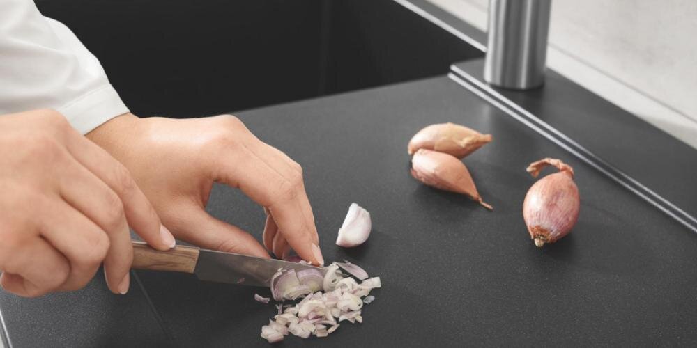 GROHE K700 31651AP0 zlewozmywak kompozytowy wytrzymałość kwarc granit żywica akrylowa odporność zarysowania wgniecenia pęknięcia gładka powierzchnia łatwość czyszczenie