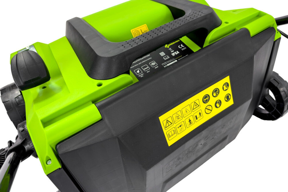 Wertykulator elektryczny GREENSO WE40-2000 solidnie wykonany wygodny duza moc wysokiej jakosci silnik elektryczny moc 2000 W predkosc do 3500 obr/min