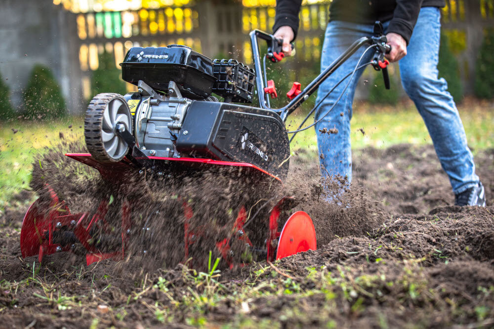 Glebogryzarka spalinowa GREENSO GS85-G212W 24 noze szerokosc robocza 85 cm rozdrabnia grudy o srednicy do 100 mm