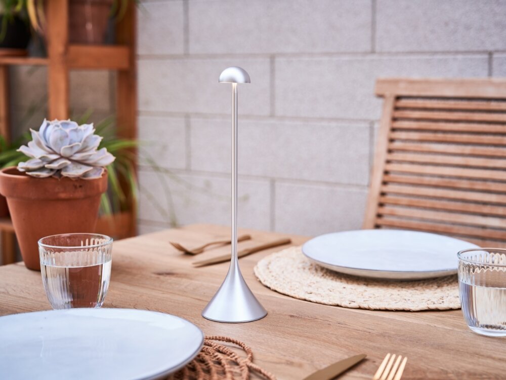 Lampa LEXON Steli Dome
            lampka na stole kolor światła temperatura rgb jasność lumeny