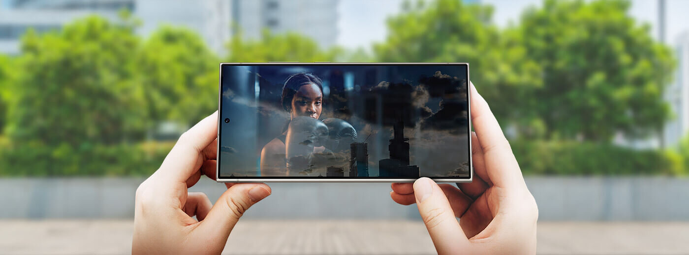 Lepsza widoczność w pełnym słońcu na wyświetlaczu Galaxy S24 Ultra oferującym jasność do 2600 nitów Lepsza widoczność w pełnym słońcu na wyświetlaczu Galaxy S24 Ultra oferującym jasność do 2600 nitów