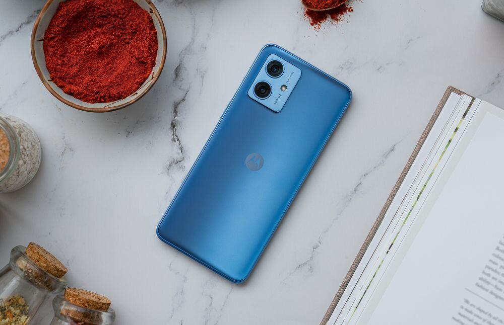 Smartfon MOTOROLA Moto G54 5G ekran bateria aparat procesor ram pamięć pojemność rozdzielczość zdjęcia filmy opis dane cechy blokady system łączność wifi bluetooth obudowa szkło odporność porty muzyka transfer sieć przekątna matryca waga czujniki oled amoled ips
