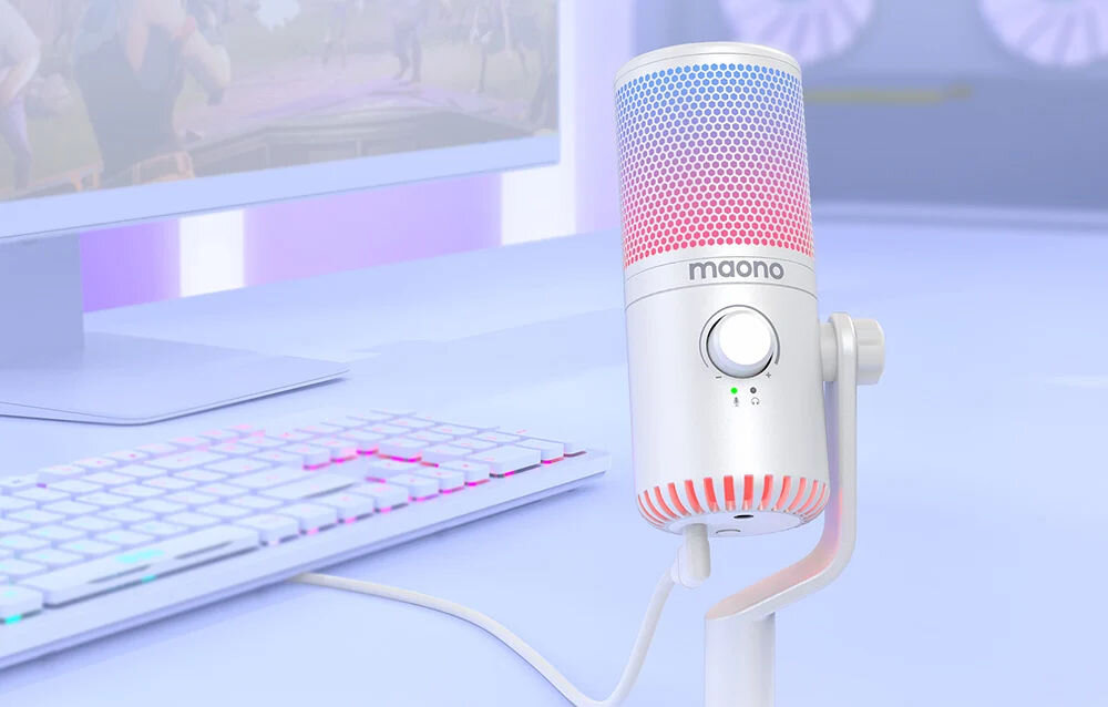 Mikrofon MAONO DM30RGB Kardioidalny Biały prezentacja mikrofonu postawionego na biurku w tle pokój gamera dedykowane oprogramowanie dostosuj kolory i efekty świetlne 7 barw 5 gradientów konfiguracja audio praktyczne rozwiązanie
