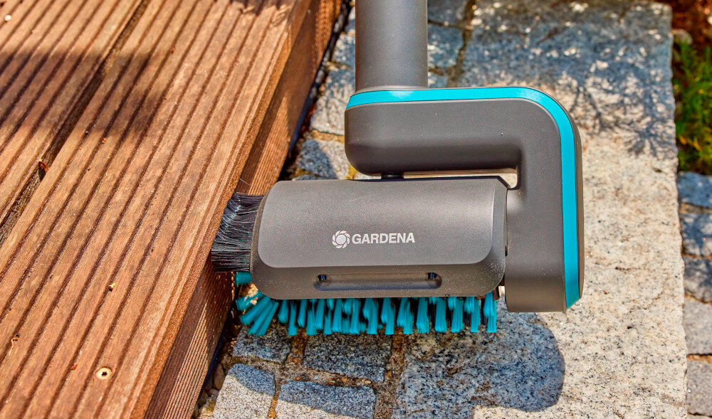 Szczotka akumulatorowa GARDENA AquaBrush Patio 18V P4A 14841-20 wielofunkcyjne narzedzie do czyszczenia zewnetrznej przestrzeni wokol domu mala lekka waga 4,0 kg wszechstronne narzedzie