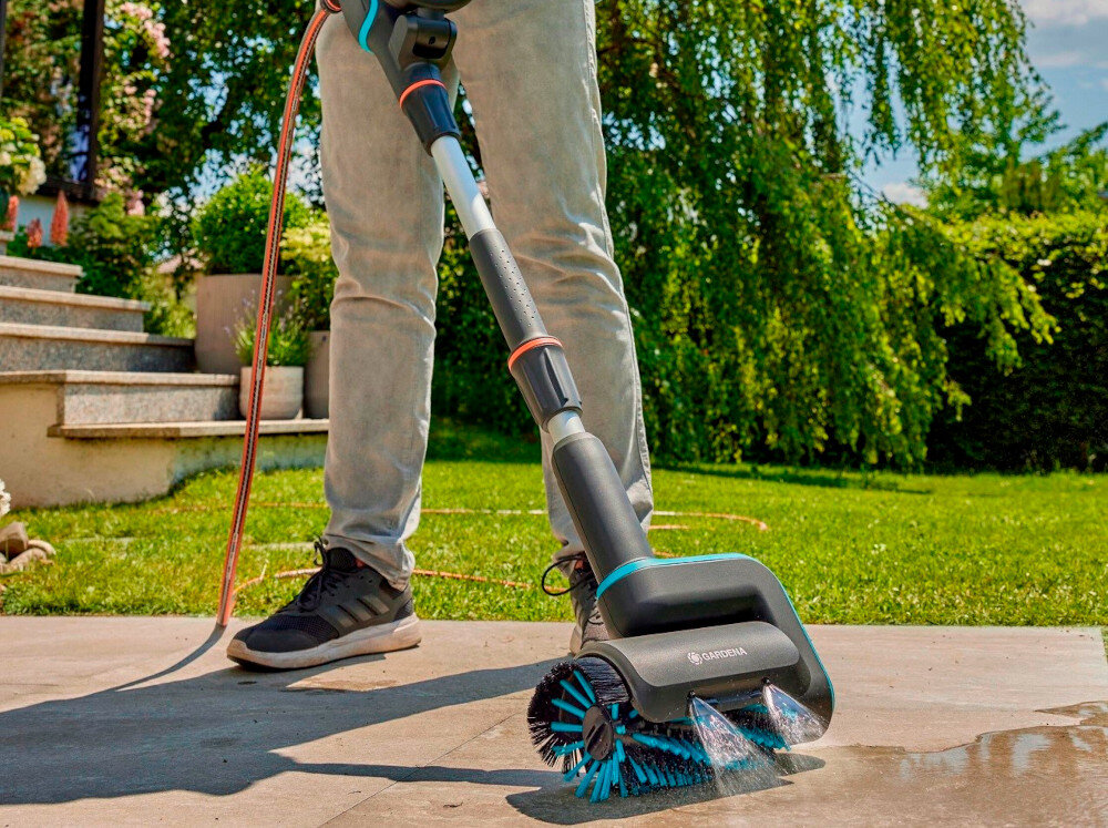 Szczotka bębnowa GARDENA AquaBrush 14849-20 kompatybilna z GARDENA Uniwersal i GARDENA Compact wszechstronne zastosowanie