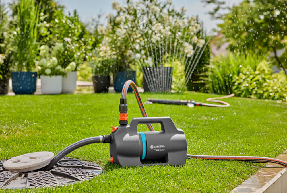 Pompa GARDENA 4100 SILENT 09050-20 cisnienie robocze 3,6 bara wysokosc podnoszenia do 35 metrow maksymalna wyskosc samozasysania do 8 metrow stopien ochrony IPX8 ochron przed skutkami ciaglego zanurzenia w wodzie