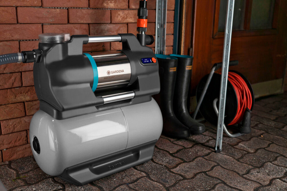Zestaw hydroforowy GARDENA SilentComfort 09067-20 maksymalne cisnienie 4,7 bar wysokosc podnoszenia 47 metrow wysokosc samozasysania do 8 metrow pobor wody z roznych zrodel