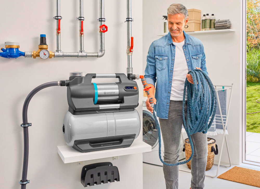 Zestaw hydroforowy GARDENA SilentComfort 09068-20 moc 1050 W wydajnosc do 6300 litrow na godzine cisnienie akustyczne 44 dB w odleglosci 5 metrow cicha praca