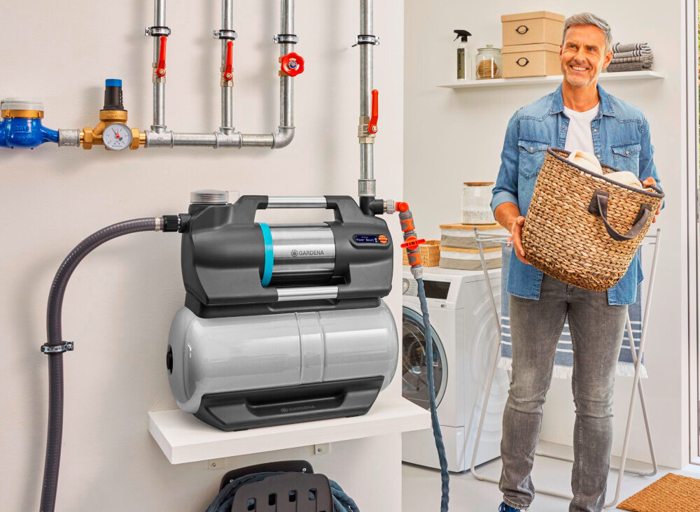 Zestaw hydroforowy GARDENA SilentComfort 09068-20 duzy zbiornik pojemnosc 25 litrow praktyczny wskaznik cisnienie pokazuje biezace cisnienie