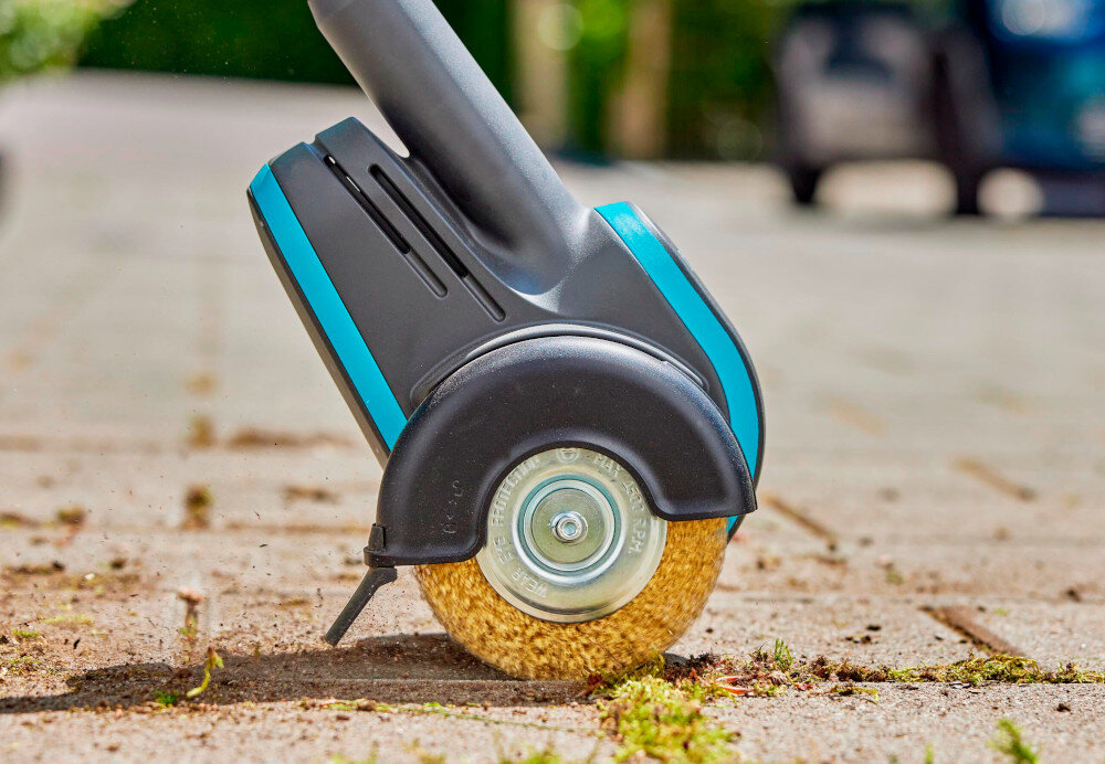 Szczotka akumulatorowa GARDENA EasyWeed 14820-20 druciana szczotka z mocnego drutu stalowego bardzo wytrzymala czyszczenie bez ingerencji chemicznych srodkow czyszczacych bezpiecznie ekologicznie