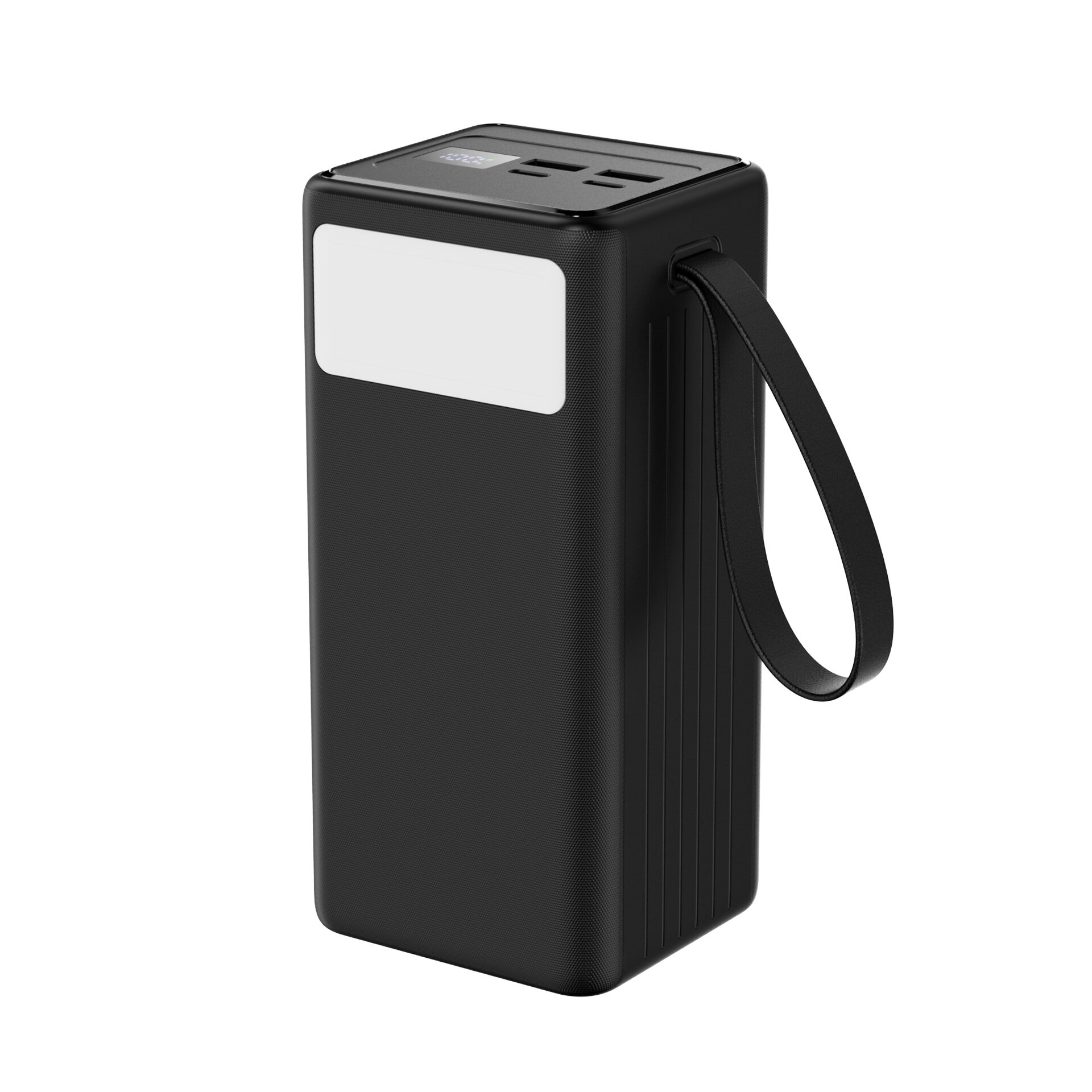 Czarny powerbank o prostokątnym kształcie z białym panelem na jednej ze ścianek i paskiem do przenoszenia. Na górnej powierzchni znajdują się porty USB i wyświetlacz.