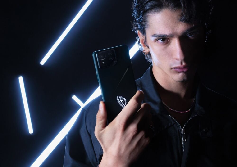 Smartfon ASUS ROG Phone 8 Pro ekran bateria aparat procesor ram pamięć pojemność rozdzielczość zdjęcia filmy opis dane cechy blokady system łączność wifi bluetooth obudowa szkło odporność porty muzyka transfer sieć przekątna matryca waga czujniki oled amoled ips