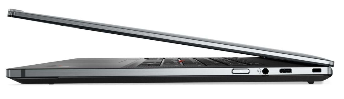 Laptop LENOVO ThinkPad Z16 G2 - Deliaktnie otwarty laptop LENOVO ThinkPad Z16 G2 pokazujący jak jest cienki.