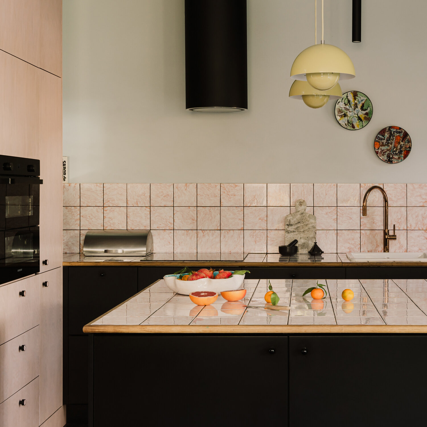 BATERIA KUCHENNA OMNIRES SWITCH Z FILTREM SW9057-FD1BSB MIEDŹ Air Water Perlator napowietrzanie wody miękka przyjemna w dotyku cichy równomierny Strumień wykonanie z mosiądzu głowica ceramiczna Technologia COLD START oszczędzanie energii mniejsze zużucie wody pozycja pionowa aksamitne wykończenie wymiary Wysokość korpusu Wysokość wylewki Zasięg wylewki Otwór montażowy minimalistyczny design maksymalna funkcjonalność dwa źródła wody zwykła filtrowana karbowane detale łatwa obsługa intuicyjna pierścień baterii innowacja jakość